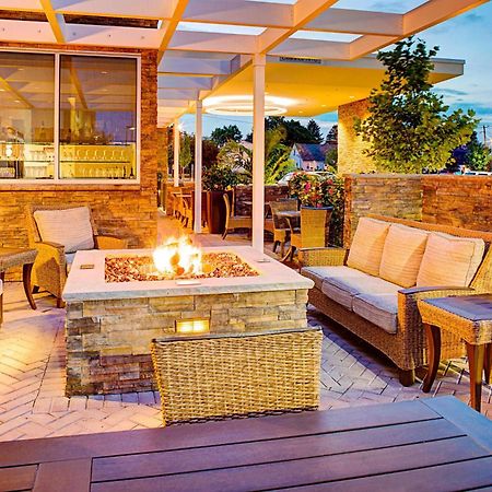 Springhill Suites By Marriott Carle Place Garden City Extérieur photo